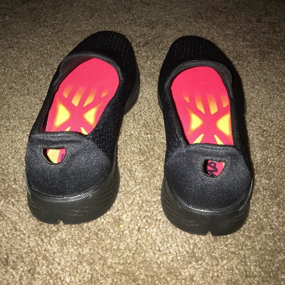 Brand New Skechers - Picture 2 of 4